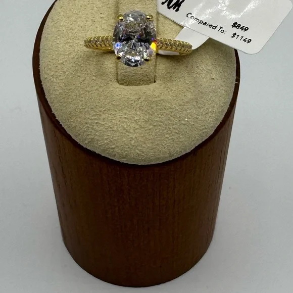 18k 1.5ct Oval Ring - Picture 11 of 11